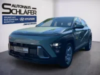 Gebraucht Hyundai Kona Select 139 PS (102 kW) 2025 Mirage green / sol SUV