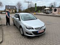 gebraucht Opel Astra Kombi 2016 Checkheft gepflegt TÜV BIS 2025