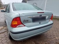 Second-hand Ford Focus 110 CP (80 kW) 2003 Verde Berlinǎ