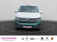 Gebraucht VW Multivan Generation Six 150 PS (110 kW) 2022 Gruen Van / Kleinbus