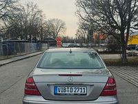 Gebraucht Mercedes E200 Classic 122 PS (89 kW) 2003 Grau Limousine