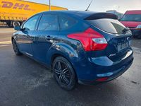 Usata Ford Focus 101 CV (74 kW) 2013 Blu Berlina