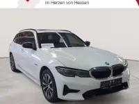 Gebraucht BMW 330 Sport Line 184 PS (135 kW) 2022 Mineralweiß metallic Kombi