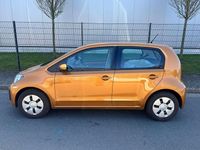 Usata VW up! 90 CV (66 kW) 2017 Oro Utilitaria