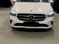 Gebraucht Mercedes B200 150 PS (110 kW) 2019 Weiß Van / Kleinbus