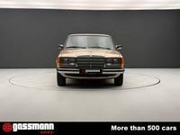 Gebraucht Mercedes 200 94 PS (69 kW) 1982 Gold Limousine