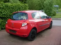Gebraucht Renault Clio 75 PS (55 kW) 2012 Rot Kleinwagen