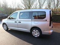 Gebraucht Ford Tourneo Titanium 116 PS (85 kW) 2024 Cyclone stardust silver Van / Kleinbus