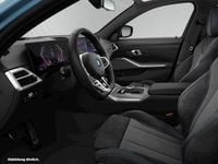 Gebraucht BMW 330e M Sport 292 PS (214 kW) 2024 Arctic race blue metallic Kombi