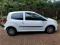 Gebraucht Renault Twingo Authentique 58 PS (42 kW) 2010 Weiß Kleinwagen