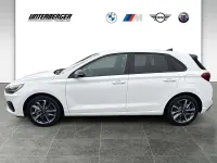 Neu Hyundai i30 Advantage 101 PS (74 kW) 2025 Atlas white / sol Limousine