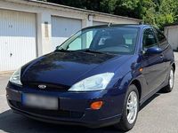 Usado Ford Focus 75 HP (55 kW) 2000 Azul Citadino