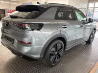 Neu VW T-Roc Style 150 PS (110 kW) 2026 Wolf grey met SUV