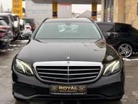 Gebraucht Mercedes E220 194 PS (142 kW) 2017 Schwarz Limousine