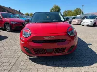 Neu Fiat 600E La Prima 114 kW (156 PS) 2026 Rot SUV