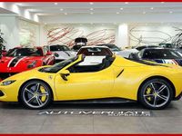 Gebraucht Ferrari 296 662 PS (486 kW) 2024 Gelb Cabrio