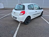 Gebraucht Renault Clio IV 75 PS (55 kW) 2012 Weiß Kleinwagen