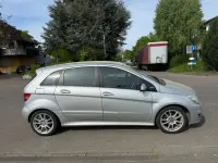 Gebraucht Mercedes B180 116 PS (85 kW) 2011 Silber Van / Kleinbus