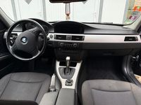 Gebraucht BMW 320 184 PS (135 kW) 2010 Schwarz Kombi
