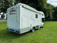Begagnad Ford Transit 125 HK (91 kW) 2004 Vit Sedan