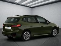 Neu BMW 220 Active Tourer 170 PS (125 kW) 2026 Grün Van / Kleinbus