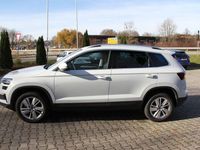 Gebraucht Skoda Karoq Selection 150 PS (110 kW) 2025 Moonweiß SUV