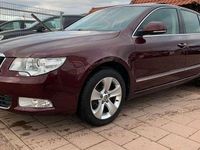Gebraucht Skoda Superb 140 PS (102 kW) 2010 Rot Limousine