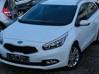 Gebraucht Kia Ceed 135 PS (99 kW) 2015 Weiß Kleinwagen