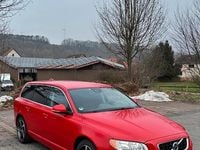 Gebraucht Volvo V70 136 PS (100 kW) 2013 Rot Kombi