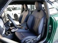 Gebraucht Mini Cooper Favoured 156 PS (114 kW) 2024 British racing green iv Kleinwagen