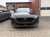 Usado Ford Focus Cool & Connect 120 CV (88 kW) 2022 Negro Utilitario
