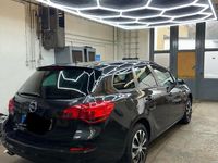 Gebraucht Opel Astra Sport 120 PS (88 kW) 2011 Schwarz Kombi