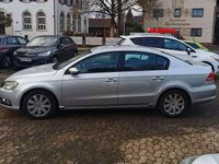 Gebraucht VW Passat Trendline 105 PS (77 kW) 2012 Reflexsilber metallic Limousine