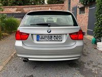 Gebraucht BMW 320 170 PS (125 kW) 2011 Silber Kombi