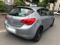 Gebraucht Opel Astra 101 PS (74 kW) 2011 Grau Limousine