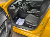 Gebraucht Peugeot e-208 100 kW (136 PS) 2023 Gelb Kleinwagen