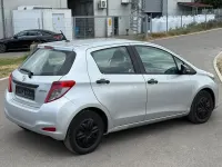 Gebraucht Toyota Yaris 69 PS (50 kW) 2012 Silber Kleinwagen