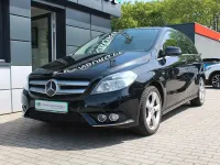 Gebraucht Mercedes B180 122 PS (89 kW) 2012 Schwarz Kleinwagen