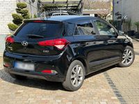 Gebraucht Hyundai i20 YES! 84 PS (61 kW) 2015 Schwarz Kleinwagen