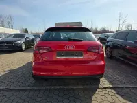 Gebraucht Audi A3 Attraction 110 PS (80 kW) 2015 Rot Limousine