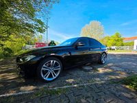 Gebraucht BMW 330 Sport Line 258 PS (189 kW) 2014 Schwarz Limousine