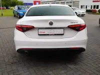 Gebraucht Alfa Romeo Giulia Super 150 PS (110 kW) 2017 Weiß Limousine