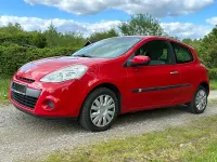Gebraucht Renault Clio III Expression 75 PS (55 kW) 2011 Rot Kleinwagen