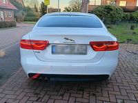 Gebraucht Jaguar XE Prestige 180 PS (132 kW) 2015 Weiß Limousine