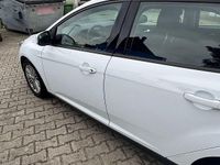 Gebraucht Ford Focus Cool & Connect 95 PS (69 kW) 2018 Weiß Kombi