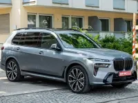 Gebraucht BMW X7 M Sport 352 PS (258 kW) 2025 Grau SUV