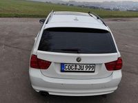Gebraucht BMW 318 143 PS (105 kW) 2009 Weiß Kombi