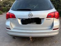Używany Opel Astra Selection 140 KM (102 kW) 2011 Srebrny Kombi