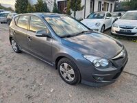 Gebraucht Hyundai i30 90 PS (66 kW) 2011 Grau Kleinwagen