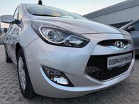 Gebraucht Hyundai ix20 125 PS (91 kW) 2012 Silber Kleinwagen